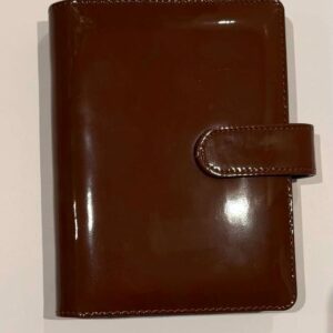 https://prettythings.dk/wp-content/uploads/2026/05/Brun-blank-A6-binder1.jpg