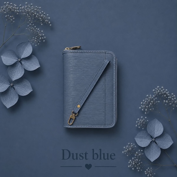 https://prettythings.dk/wp-content/uploads/2026/07/Soft-Saffaino-A7-pung-Dust-blue.jpeg