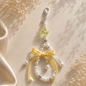 https://prettythings.dk/wp-content/uploads/2026/08/Charm-2-Gul-hjerte.png