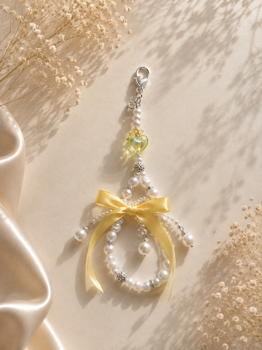 https://prettythings.dk/wp-content/uploads/2026/08/Charm-2-Gul-hjerte.png