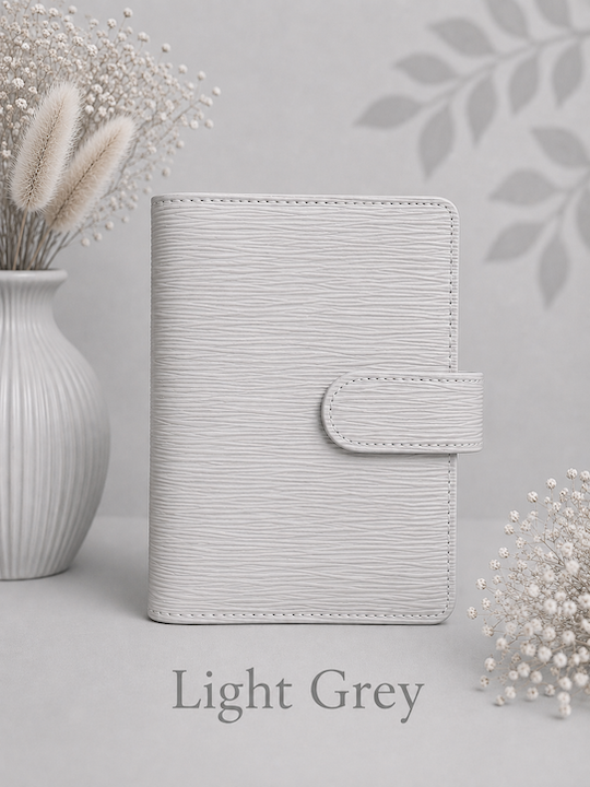 https://prettythings.dk/wp-content/uploads/2026/08/Saffaino-A6-light-grey.png